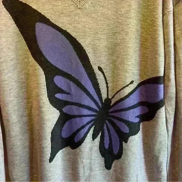 Laurie Felt Lightweight V-Neck Sweater With Butterly - Picture 2 of 5